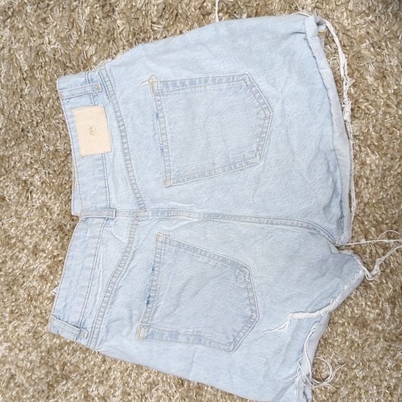 Zara distressed denim shorts - 4 - Picture 4 of 4